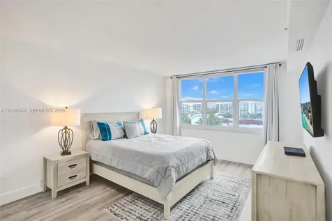 2501 S Ocean Drive Hollywood FL 33019