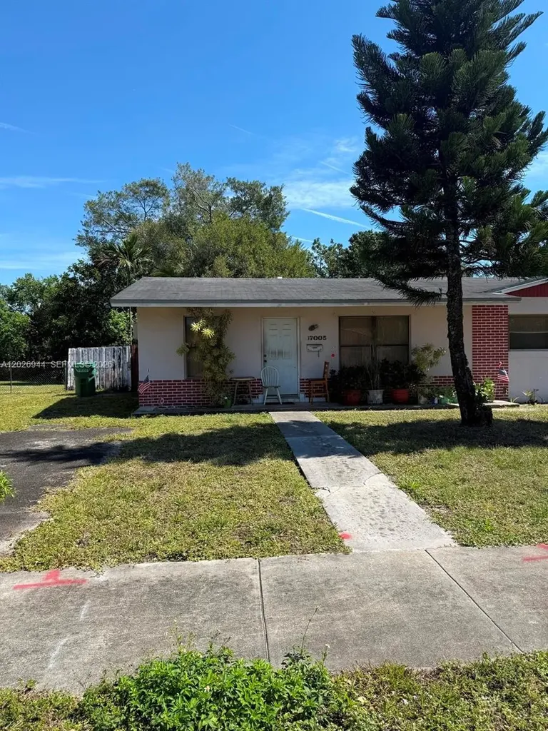 17005 NW 52nd Place Miami Gardens FL 33055