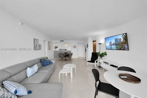 20515 E Country Club Drive Aventura FL 33180