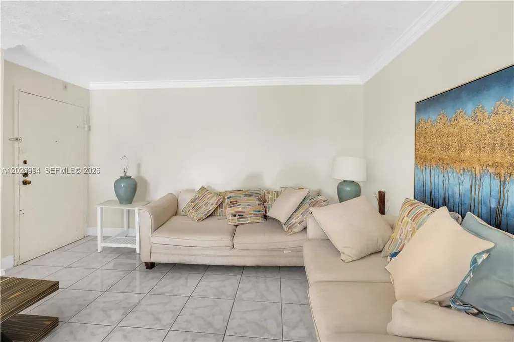 496 NW 165th St Road Miami FL 33169