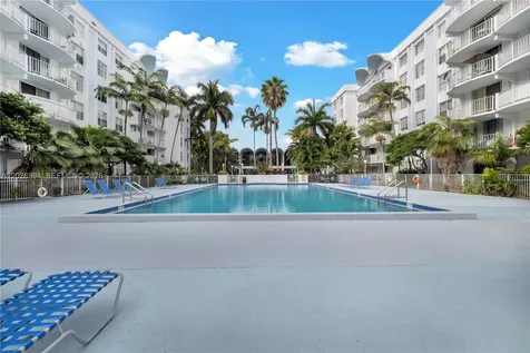 496 NW 165th St Road Miami FL 33169