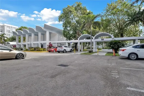 496 NW 165th St Road Miami FL 33169