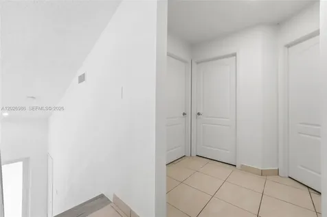 8219 NW 192nd Terrace Hialeah FL 33015