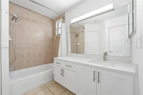 8219 NW 192nd Terrace Hialeah FL 33015