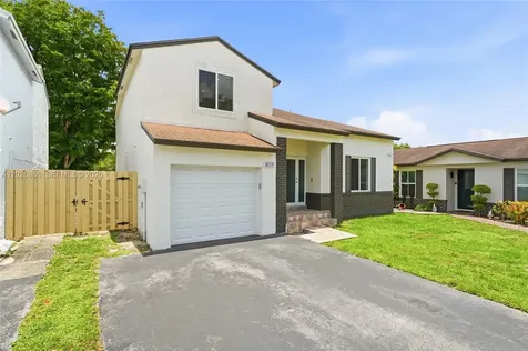 8219 NW 192nd Terrace Hialeah FL 33015