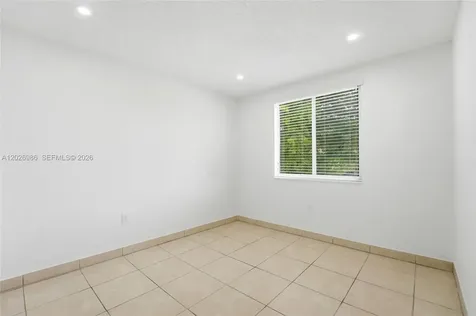 8219 NW 192nd Terrace Hialeah FL 33015