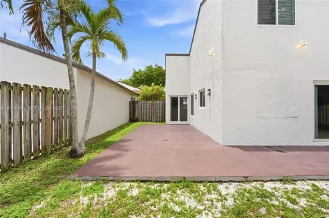 8219 NW 192nd Terrace Hialeah FL 33015