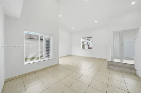 8219 NW 192nd Terrace Hialeah FL 33015