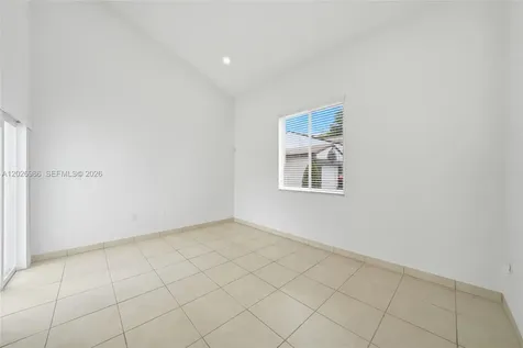 8219 NW 192nd Terrace Hialeah FL 33015