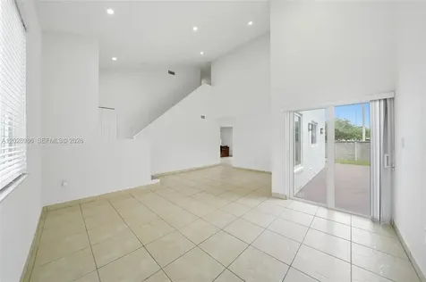 8219 NW 192nd Terrace Hialeah FL 33015