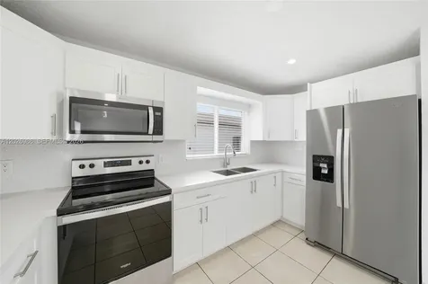 8219 NW 192nd Terrace Hialeah FL 33015