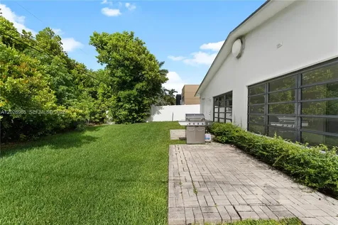 825 SW 14th Street Fort Lauderdale FL 33315