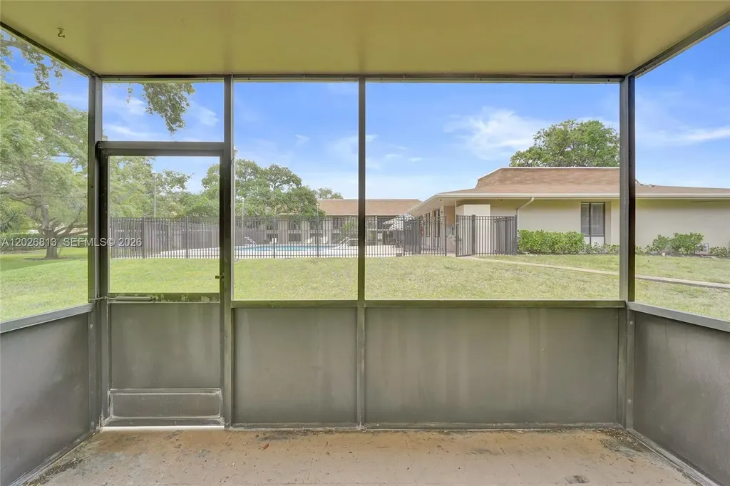 5805 Washington Street Hollywood FL 33023