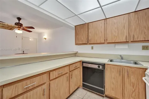 5805 Washington Street Hollywood FL 33023