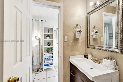 712 SW 7th Terrace Hallandale Beach FL 33009