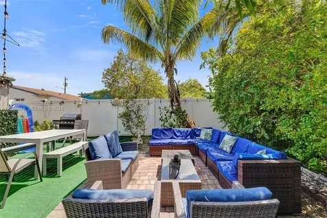 712 SW 7th Terrace Hallandale Beach FL 33009