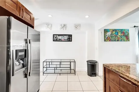 712 SW 7th Terrace Hallandale Beach FL 33009