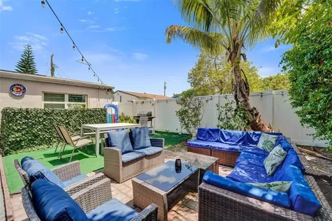 712 SW 7th Terrace Hallandale Beach FL 33009