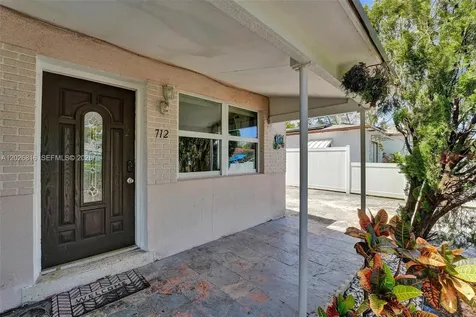 712 SW 7th Terrace Hallandale Beach FL 33009