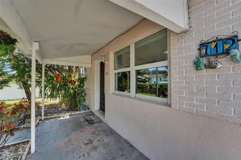 712 SW 7th Terrace Hallandale Beach FL 33009