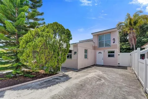 712 SW 7th Terrace Hallandale Beach FL 33009