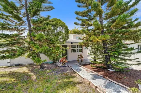 712 SW 7th Terrace Hallandale Beach FL 33009