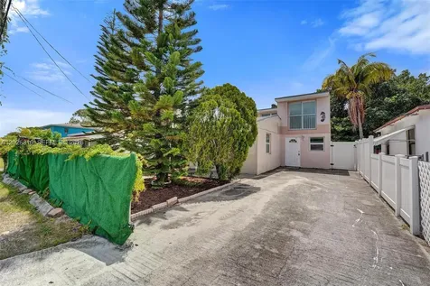 712 SW 7th Terrace Hallandale Beach FL 33009