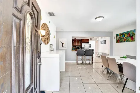 712 SW 7th Terrace Hallandale Beach FL 33009
