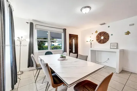 712 SW 7th Terrace Hallandale Beach FL 33009