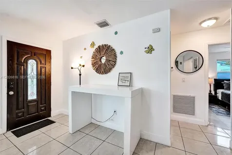 712 SW 7th Terrace Hallandale Beach FL 33009