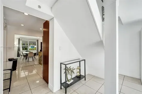 712 SW 7th Terrace Hallandale Beach FL 33009