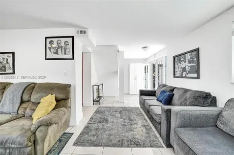 712 SW 7th Terrace Hallandale Beach FL 33009