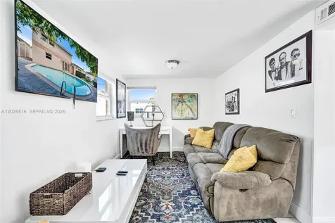 712 SW 7th Terrace Hallandale Beach FL 33009