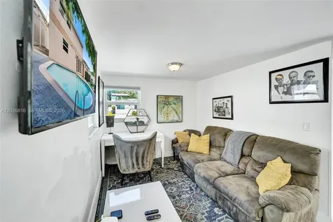 712 SW 7th Terrace Hallandale Beach FL 33009