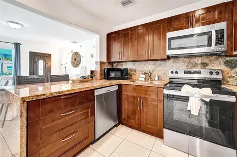 712 SW 7th Terrace Hallandale Beach FL 33009