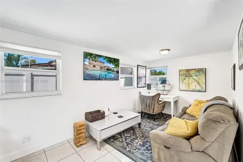 712 SW 7th Terrace Hallandale Beach FL 33009