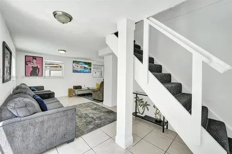 712 SW 7th Terrace Hallandale Beach FL 33009
