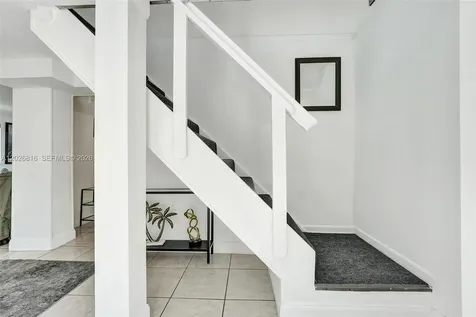 712 SW 7th Terrace Hallandale Beach FL 33009