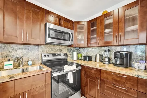 712 SW 7th Terrace Hallandale Beach FL 33009