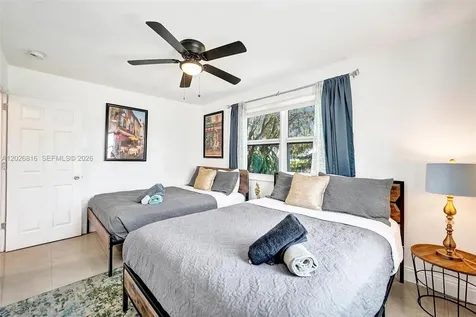 712 SW 7th Terrace Hallandale Beach FL 33009