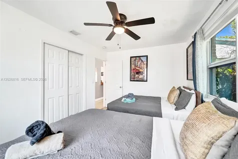 712 SW 7th Terrace Hallandale Beach FL 33009