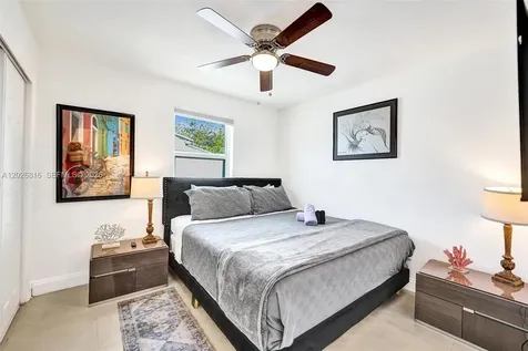 712 SW 7th Terrace Hallandale Beach FL 33009