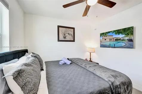 712 SW 7th Terrace Hallandale Beach FL 33009
