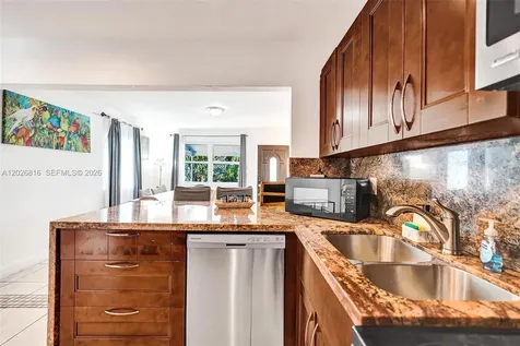 712 SW 7th Terrace Hallandale Beach FL 33009