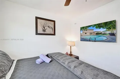 712 SW 7th Terrace Hallandale Beach FL 33009