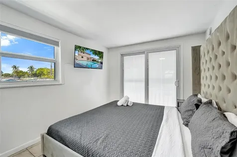 712 SW 7th Terrace Hallandale Beach FL 33009