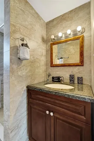 712 SW 7th Terrace Hallandale Beach FL 33009