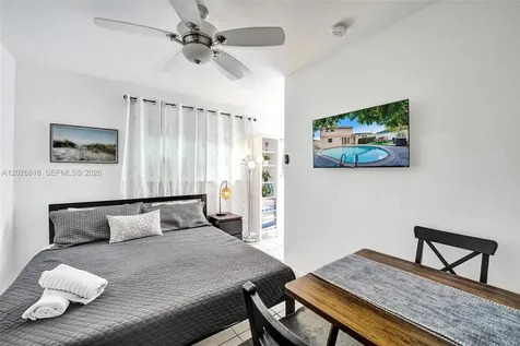 712 SW 7th Terrace Hallandale Beach FL 33009