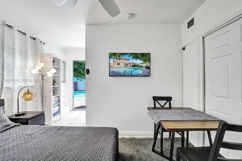 712 SW 7th Terrace Hallandale Beach FL 33009