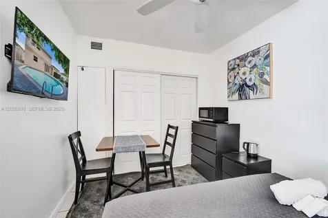 712 SW 7th Terrace Hallandale Beach FL 33009